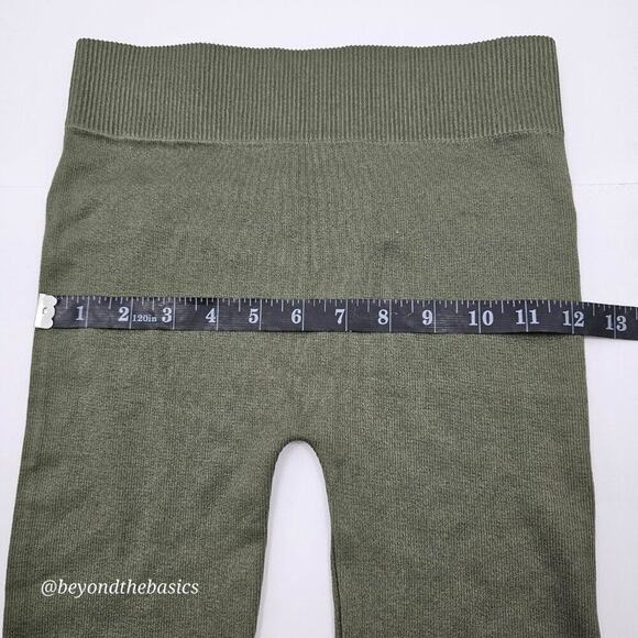 Bozzolo Women's Olive Green Ribbed Nylon Biker Shorts Size S/M - Picture 7 of 8